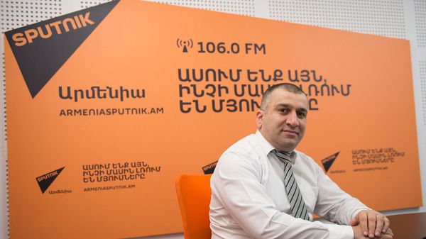 Мнацакан Бичахчян в гостях у радио Sputnik Армения - Sputnik Արմենիա