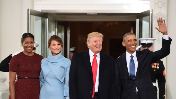 Дональд Трамп и Барак Обама с женами в Белом доме в Вашингтоне - Sputnik Армения