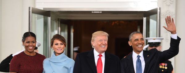 Дональд Трамп и Барак Обама с женами в Белом доме в Вашингтоне Дональд Трамп и Барак Обама с женами в Белом доме в Вашингтоне - Sputnik Армения