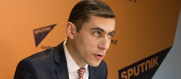 П/к Гагика Суреняна в пресс-центре Sputnik Армения П/к Гагика Суреняна в пресс-центре Sputnik Армения - Sputnik Армения