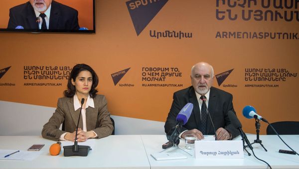 П/к Паруйра Айрикяна в пресс-центре Sputnik Армения - Sputnik Արմենիա