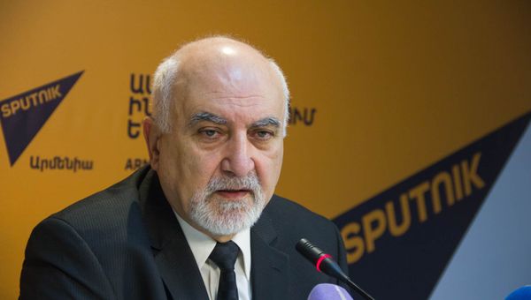 П/к Паруйра Айрикяна в пресс-центре Sputnik Армения - Sputnik Армения