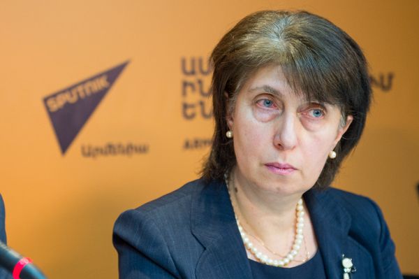 Нуне Варданян. П/к, приуроченная к старту приема заявок на обучение в российских вузах за счет средств федерального бюджета в 2017-2018 учебном году - Sputnik Արմենիա