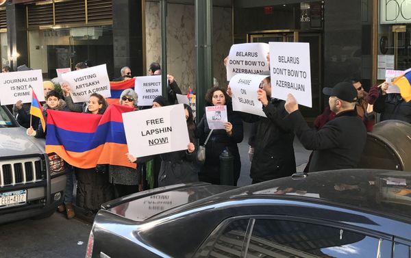 Բողոքի ակցիաներ Վաշինգտոնում և Նյու Յորքում` ի պաշտպանություն Լապշինի - Sputnik Արմենիա