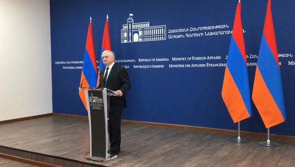 ՀՀ արտգործնախարար Էդվարդ Նալբանդյանը բլոգեր Լապշինի հետ կապված իրավիճակը խայտառակություն է որակել - Sputnik Արմենիա