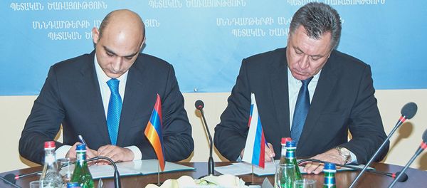 Глава Государственной службы безопасности пищевых продуктов Минсельхоза Армении Ишхан Карапетян и начальник Пограничного управления ФСБ РФ Анатолий Михеев - Sputnik Արմենիա