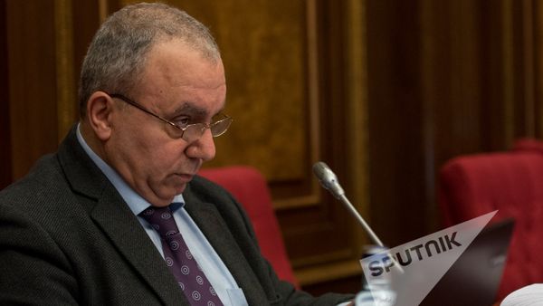 Заседание Национального собрания РА. Грант Багратян Заседание Национального собрания РА. Грант Багратян - Sputnik Армения