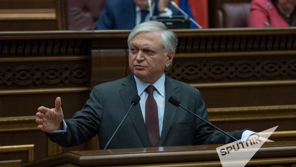 Эдвард Налбандян в Национальном собрании РА, 08.02.2017 - Sputnik Արմենիա