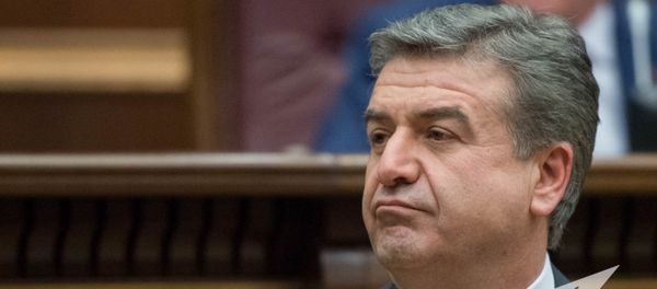 Карен Карапетян в Национальном собрании РА, 08.02.2017 - Sputnik Армения