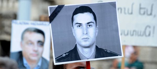 Акция протеста против решения Венгрии экстрадировать Рамиля Сафарова, убившего топором армянского военного Гургена Маргаряна, в Азербайджан - Sputnik Արմենիա