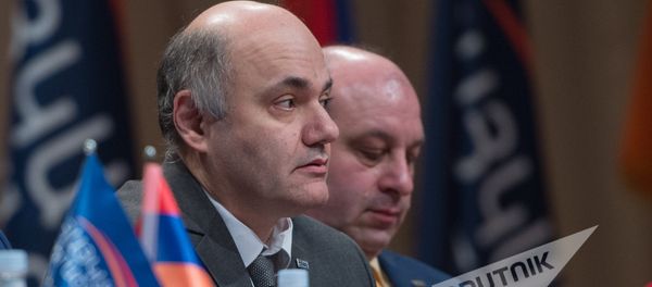 Второй съезд партии Возрождение. Мгер Шахгелдян - Sputnik Արմենիա