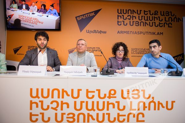 П/к, посвященная старту 8-го фестиваля Армянского композиторского искусства. Сергей Смбатян, Вардан Ачемян, Арменуи Казарян и Саркис Балбабян П/к, посвященная старту 8-го фестиваля Армянского композиторского искусства. Сергей Смбатян, Вардан Ачемян, Арменуи Казарян и Саркис Балбабян - Sputnik Армения