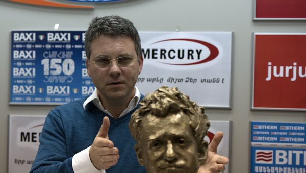Скульптор бюста Левона Ароняна Бертран Фрейслебен - Sputnik Армения
