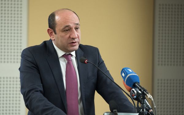 Сурен Караян. Презентация представительства ЮНИДО в Армении на тему «Повышение конкурентоспособности экспортно-ориентированных отраслей промышленности Армении за счет Сурен Караян. Презентация представительства ЮНИДО в Армении на тему «Повышение конкурентоспособности экспортно-ориентированных отраслей промышленности Армении за счет - Sputnik Армения