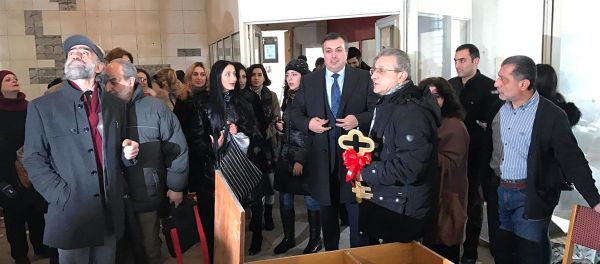 Ереванский государственный театр пантомимы получил здание. Армен Амирян и Жирайр Дадасян - Sputnik Армения
