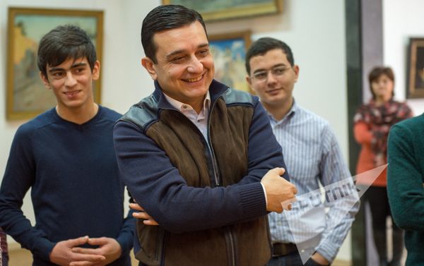 Ученики школы имени Мхитара Гераци и Армен Мурадян посетили Национальную галерею Ученики школы имени Мхитара Гераци и Армен Мурадян посетили Национальную галерею - Sputnik Армения
