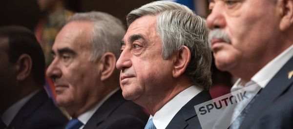 Съезд добровольцев Еркрапа. Галуст Саакян, Серж Саргсян и Манвел Григорян - Sputnik Արմենիա
