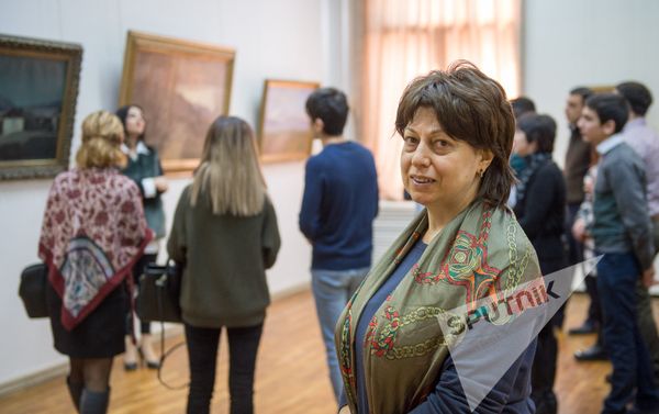 Ученики школы имени Мхитара Гераци и Армен Мурадян посетили Национальную галерею Ученики школы имени Мхитара Гераци и Армен Мурадян посетили Национальную галерею - Sputnik Армения