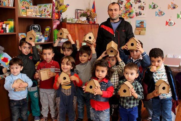 Детский сад на дому в Карабахе, основанный Леной и Полом Детский сад на дому в Карабахе, основанный Леной и Полом - Sputnik Армения