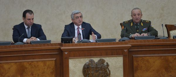 Серж Саргсян встретился с руководством ВС Армении Серж Саргсян встретился с руководством ВС Армении - Sputnik Армения