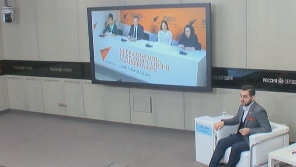 Пресс-конференция иллюзиониста, фокусника, участника телешоу Минута славы Романа Халафяна в Sputnik Армения - Sputnik Армения