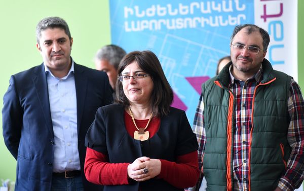 Ռոբոտիկայի «Արմաթ» լաբորատորիան Քարինջի դպրոցի ՍՄԱՐԹ սենյակում - Sputnik Արմենիա