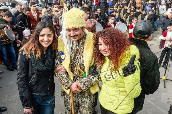 От туристов в Бун Барекендан нет отбоя: армянский карнавал отметят с особым размахом От туристов в Бун Барекендан нет отбоя: армянский карнавал отметят с особым размахом - Sputnik Армения