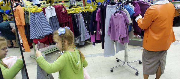Продажа детской одежды в магазине Детский мир в Москве Продажа детской одежды в магазине Детский мир в Москве - Sputnik Армения