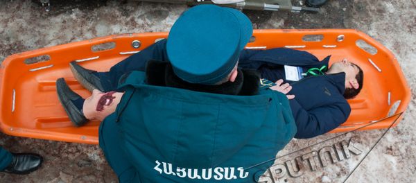 Учебная тренировка МЧС Армении: Организация защиты  студентов и сотрудников в случае внезапного нападения противника - Sputnik Армения