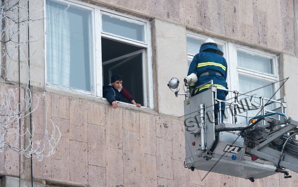 Учебная тренировка МЧС Армении: Организация защиты  студентов и сотрудников в случае внезапного нападения противника - Sputnik Армения