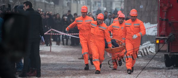 Учебная тренировка МЧС Армении: Организация защиты  студентов и сотрудников в случае внезапного нападения противника - Sputnik Արմենիա