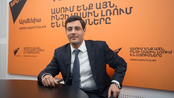 Микаел Минасян в гостях у радио Sputnik Армения - Sputnik Արմենիա