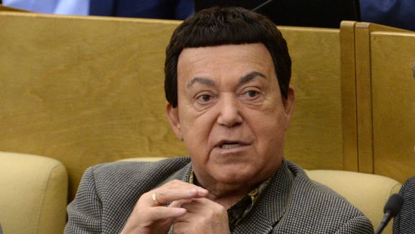 Первый заместитель председателя комитета Государственной Думы РФ по культуре Иосиф Кобзон - Sputnik Армения