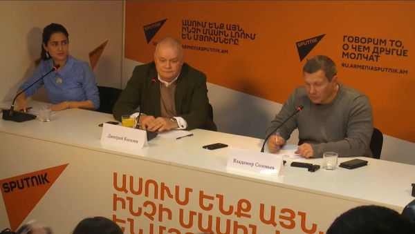 Пресс-конференция Дмитрия Киселева и Владимира Соловьева в пресс-центре Sputnik Армения - Sputnik Армения