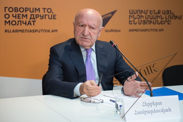 Герберт Амбарцумян в пресс-центре Sputnik Армения  - Sputnik Армения