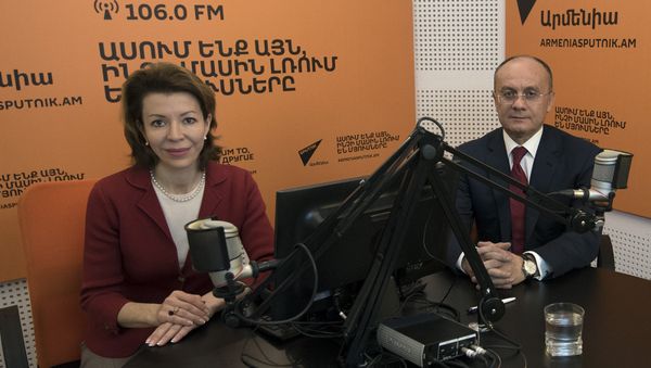 Вероника Крашенинникова и Сейран Оганян в гостях у радио Sputnik Армения - Sputnik Армения