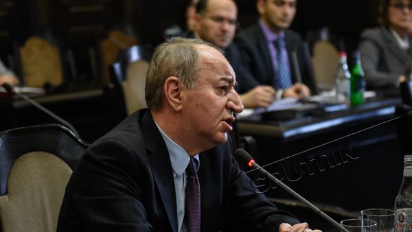 Роберт Назарян. Заседание Правительства РА 09.03.2017 - Sputnik Արմենիա
