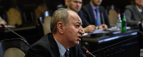 Роберт Назарян. Заседание Правительства РА 09.03.2017 - Sputnik Армения