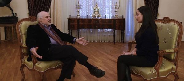 Константин Орбелян рассказывает о семейной истории и новом театральном сезоне Константин Орбелян рассказывает о семейной истории и новом театральном сезоне - Sputnik Армения