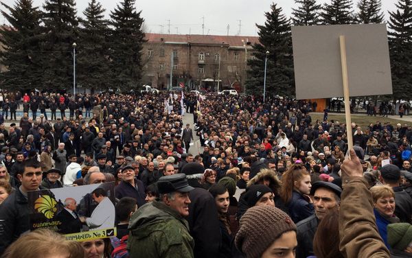 «Ծառուկյան դաշինքի» նախընտրական քարոզարշավը Գյումրիում - Sputnik Արմենիա