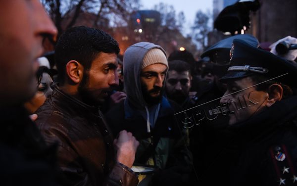 Акция протеста в Ереване в память об Артуре Саркисяне - Sputnik Армения