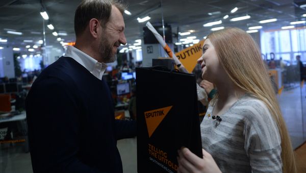 Руководитель Sputnik в странах СНГ и Балтии Андрей Благодыренко и Анастасия Кравченя - Sputnik Армения