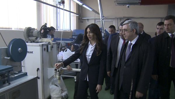 Նախագահը ներկա է գտնվել Երևանի նոր ՋԷԿ-ի հիմնարկեքի արարողությանը և այցելել է «Ալեքս տեքստիլ» ընկերություն - Sputnik Արմենիա