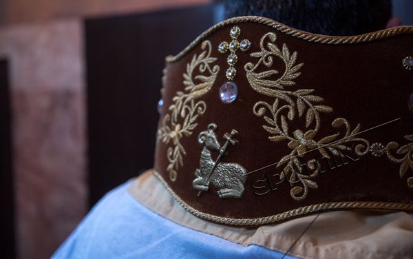 Детали одежды армянских священнослужителей Детали одежды армянских священнослужителей - Sputnik Армения
