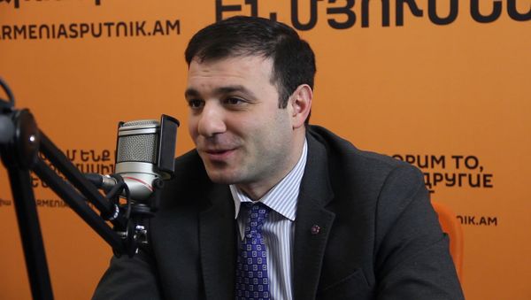 «Բժիշկները պատրաստվում են բուժել քաղաքականության հիվանդությունները» - Sputnik Արմենիա