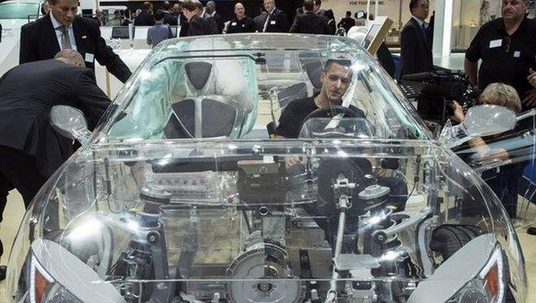 Прозрачная машина, представлення автоконцерном ZF Friedrichshafen AG на франкфуртском автосалоне - Sputnik Արմենիա