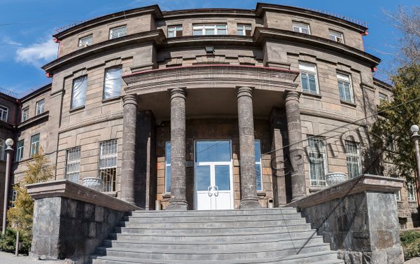 Здание больницы N1 в Ереване - Sputnik Армения