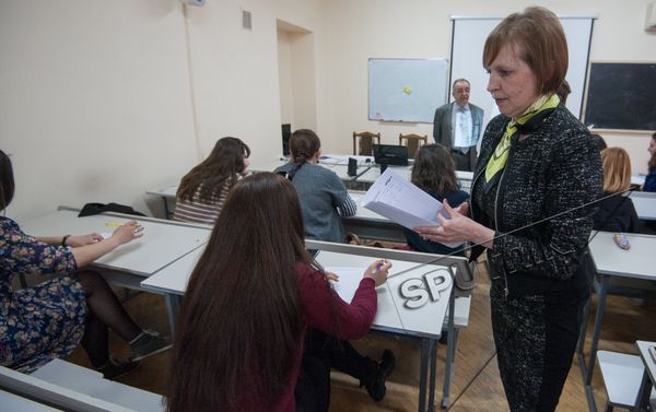 Международная образовательная акция «Тотальный диктант» в Ереване Международная образовательная акция «Тотальный диктант» в Ереване - Sputnik Армения