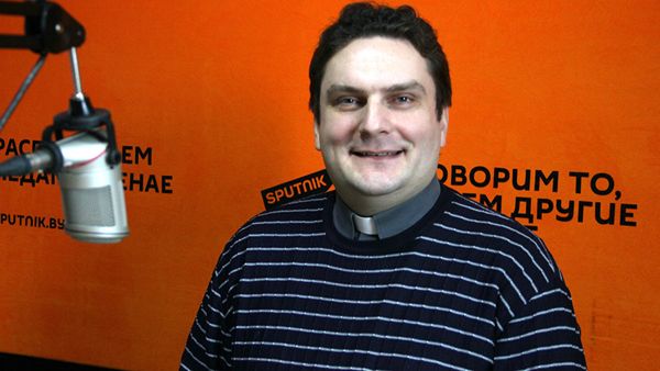 Ксендз Юрий Санько - Sputnik Армения