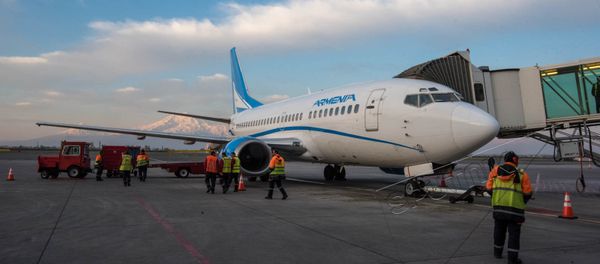 Самолет авиакомпании Armenia. - Sputnik Армения